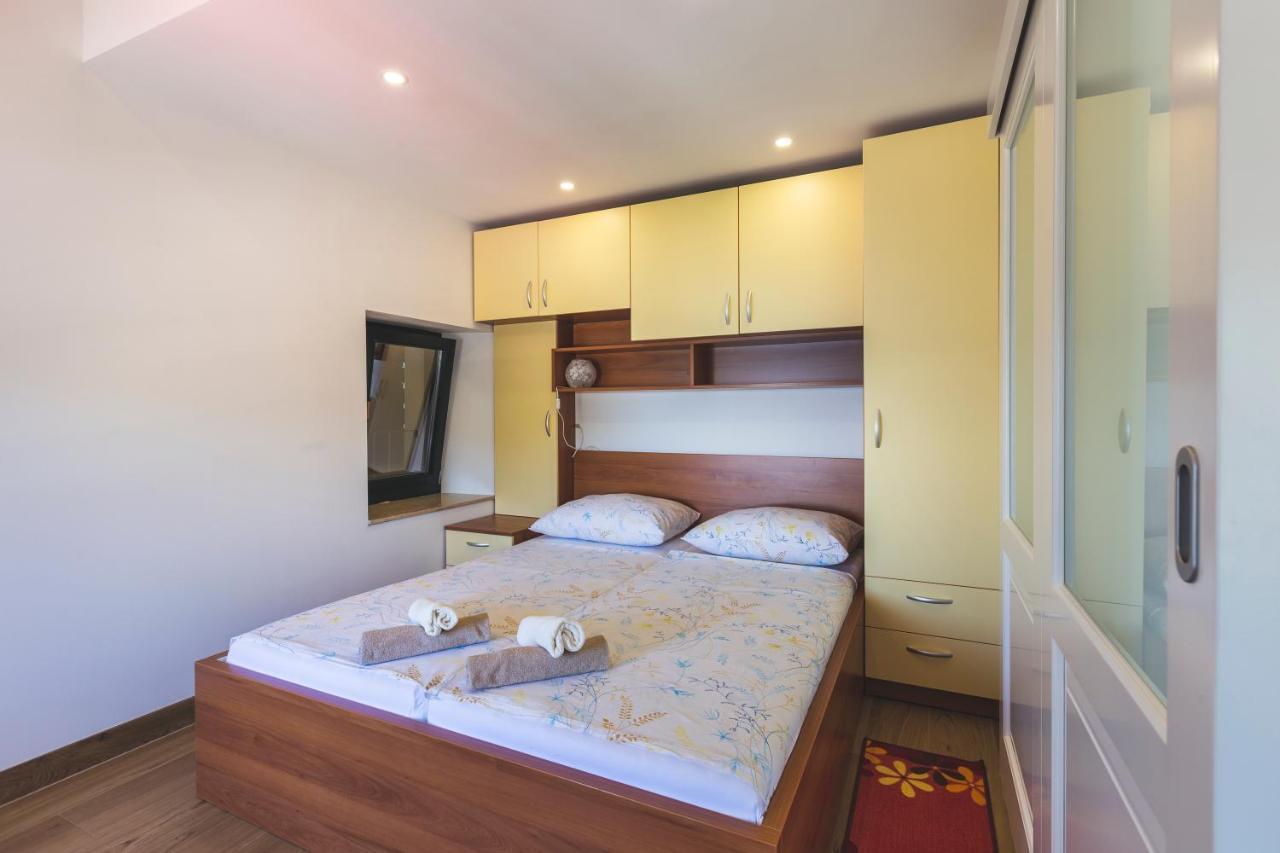 Vinea Apartmani Umag, Ulica G Garibaldia 2 エクステリア 写真