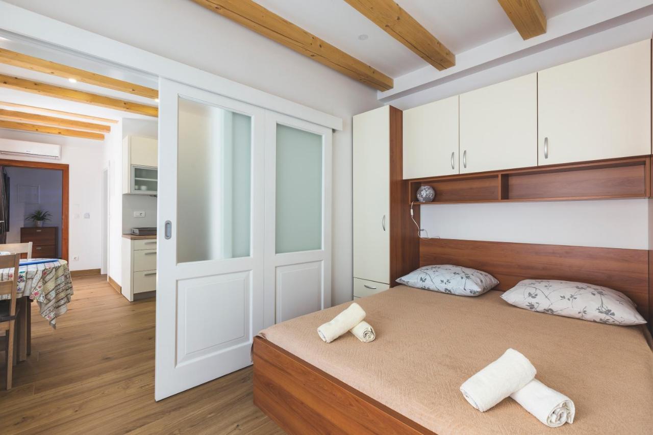 Vinea Apartmani Umag, Ulica G Garibaldia 2 エクステリア 写真