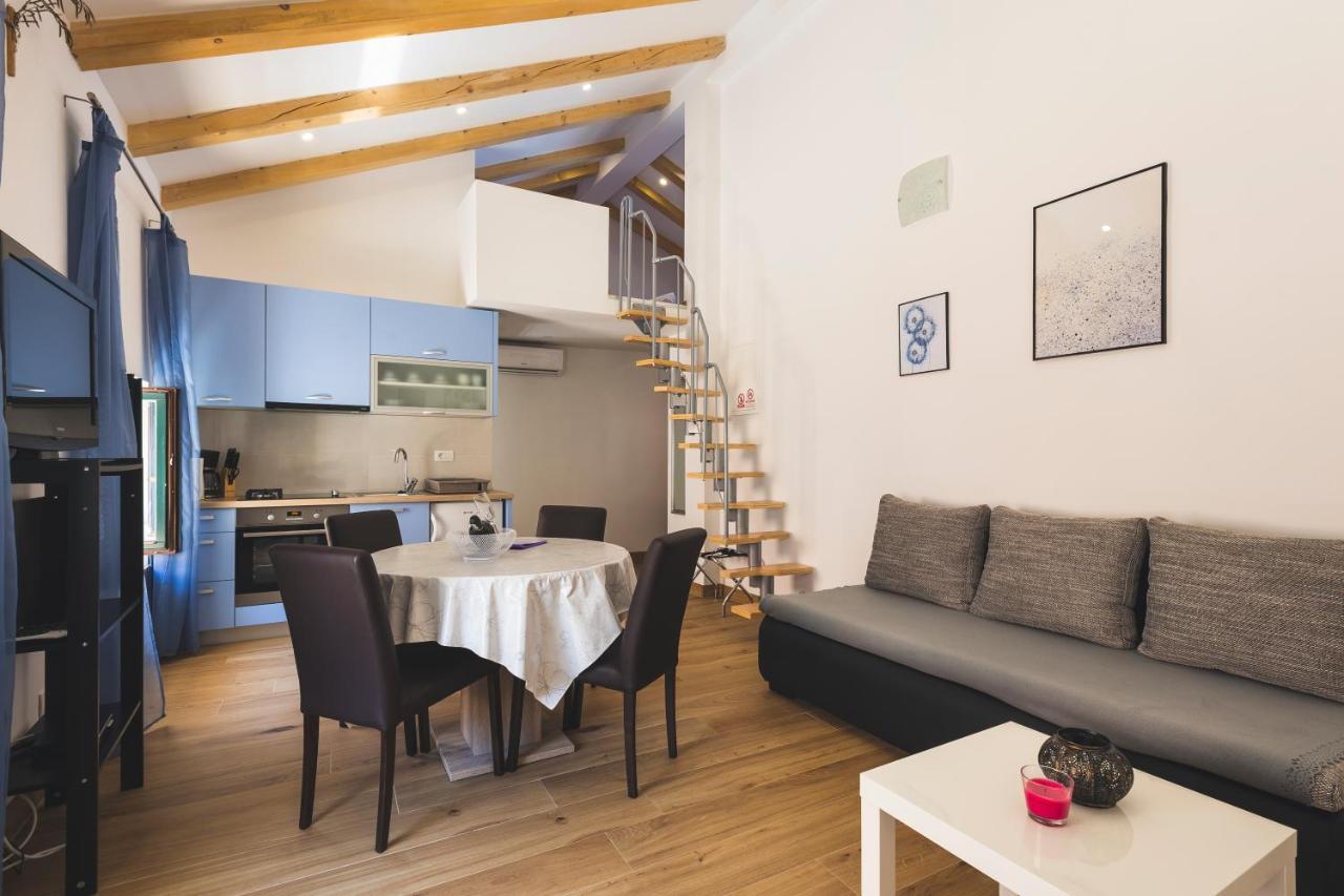 Vinea Apartmani Umag, Ulica G Garibaldia 2 エクステリア 写真