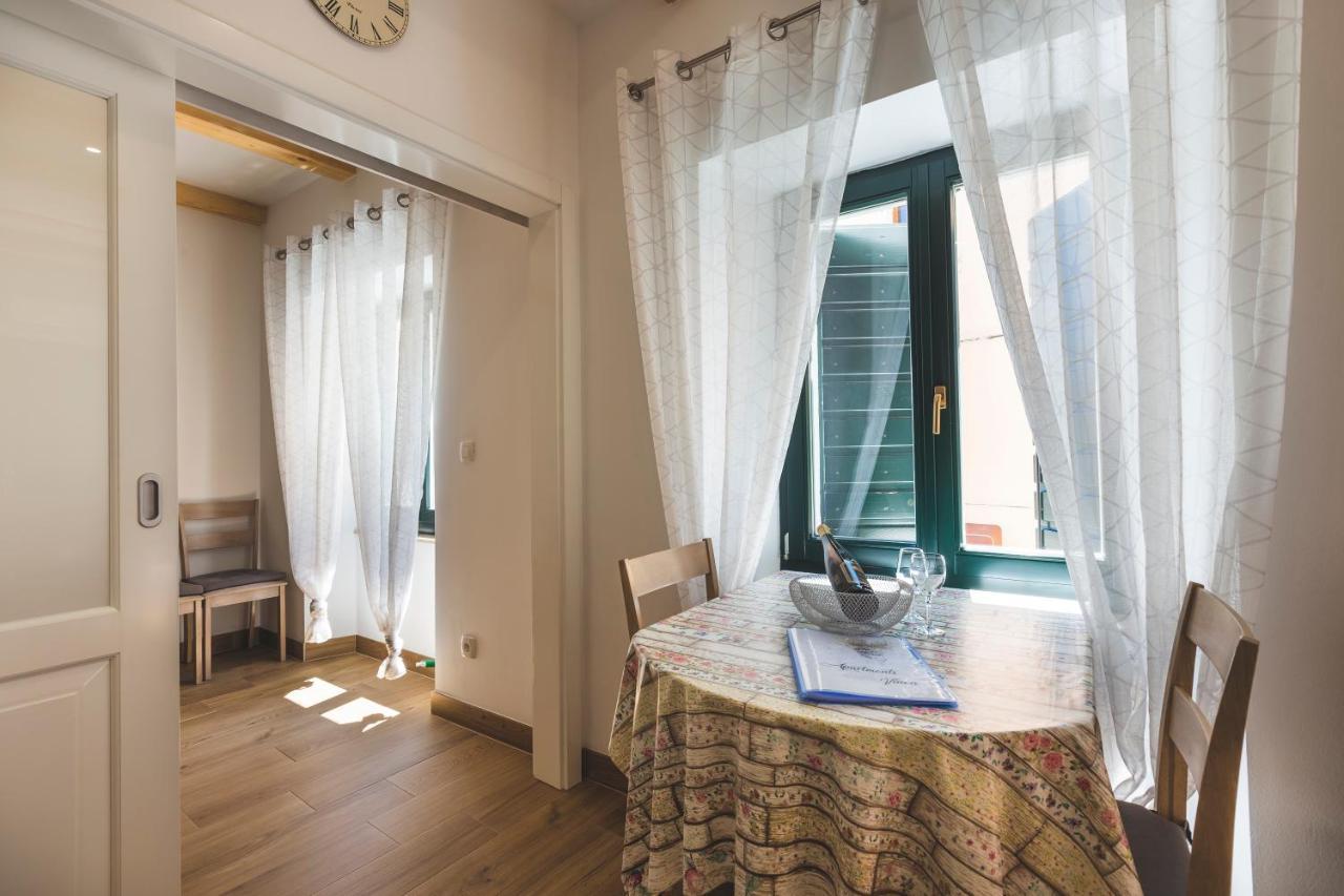 Vinea Apartmani Umag, Ulica G Garibaldia 2 エクステリア 写真